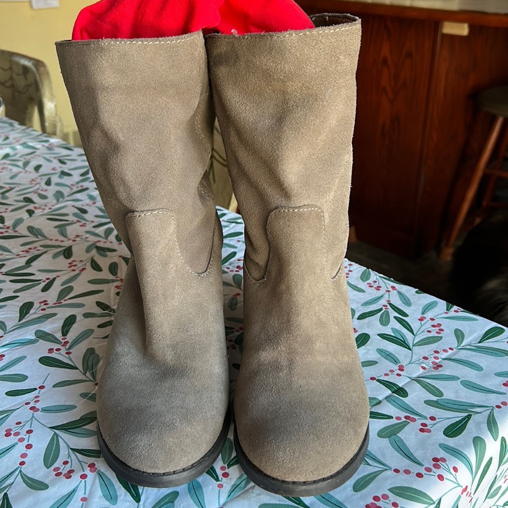 Woman’s suede booties